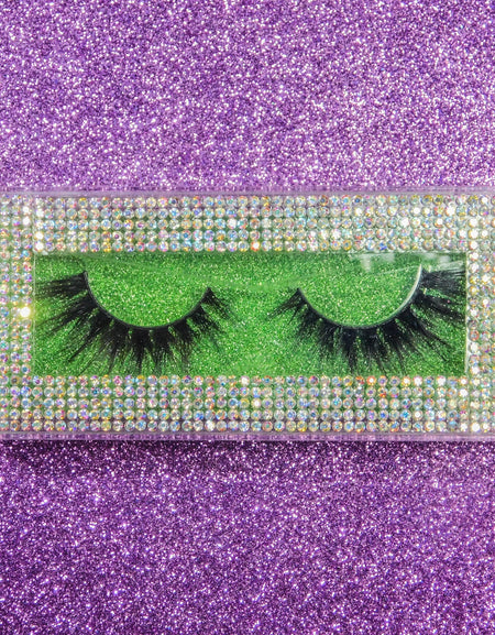 A set of high quality lashes that will make you look amazing, includes different sizes for all of your needs.