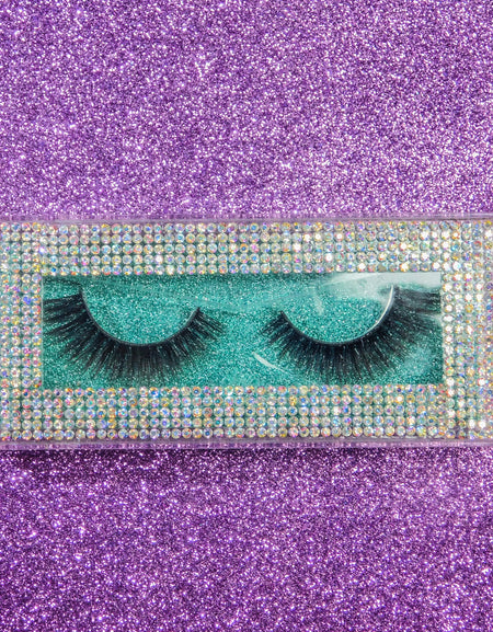 A set of high quality lashes that will make you look amazing, includes different sizes for all of your needs.