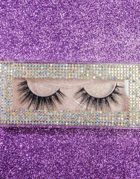 A set of high quality lashes that will make you look amazing, includes different sizes for all of your needs.